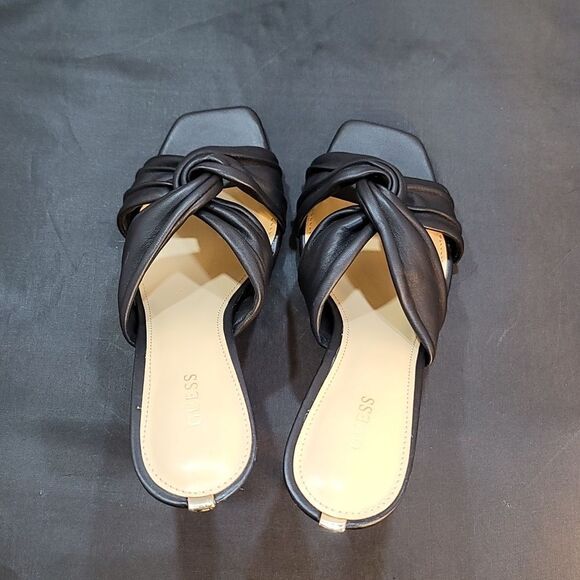 BRAND NEW GUESS DAIVA HEELED KNOTTED LEATHER SANDALS. - Picture 7 of 16